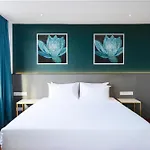 Savv Hotel